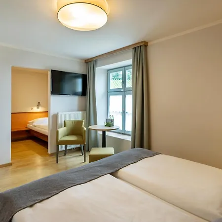 Hotel Jufa 3*
