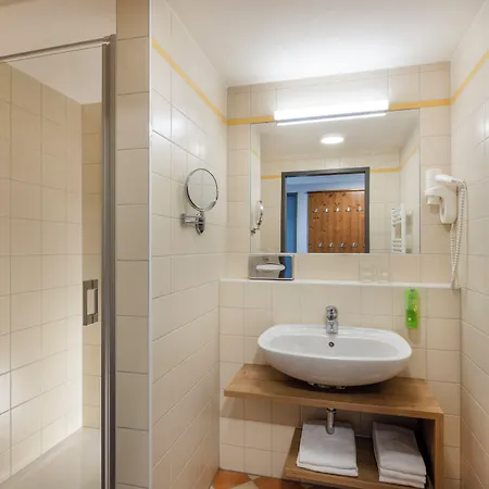 Jufa Hotel 3*