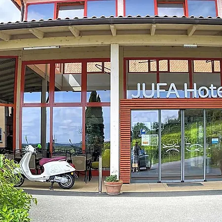 Jufa Hotel 3*