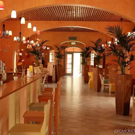 Jufa Hotel 3*
